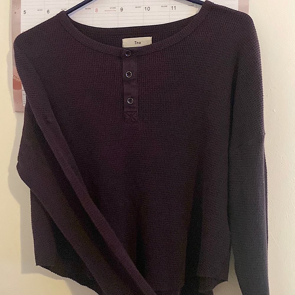 TNA aritzia waffle knit three button shirt